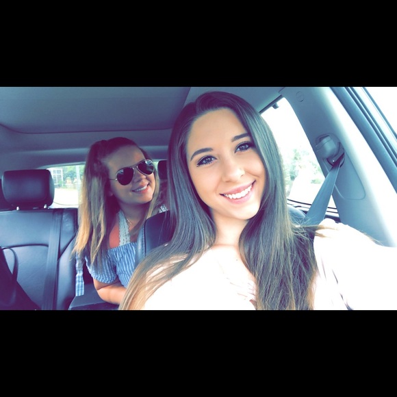 Meet your Posher, Holly - Picture 1 of 1